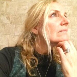 Meet your Posher, Just Gigi